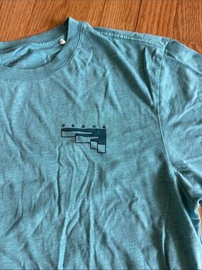 Men’s PrAna tee